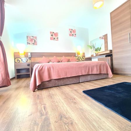 Bed and Breakfast Garsoniera Privata Bukarest Exterior foto